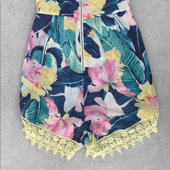 FLORAL ROMPER - Picture 7 of 9